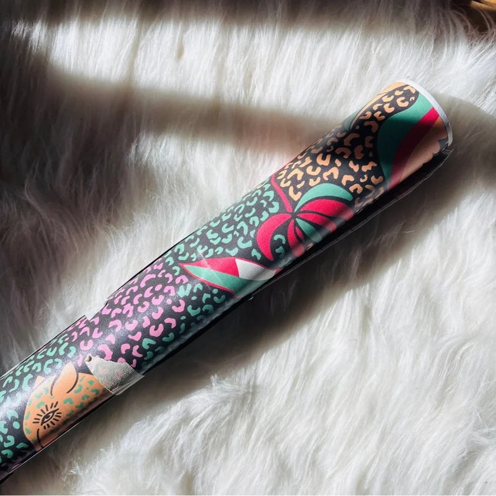 🆕 Colorful Leopard Animal Print Peel-N-Sticky Wallpaper Roll